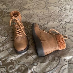 💐NWOT Blowfish Malibu Comet Booties